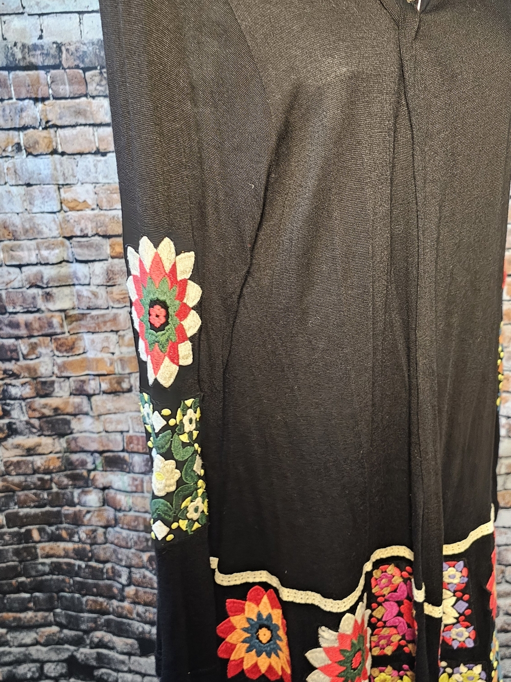 Judith March Black Embroidered Floral Hooded Cardigan Sz M Boho Fringe Festival - Picture 3 of 5